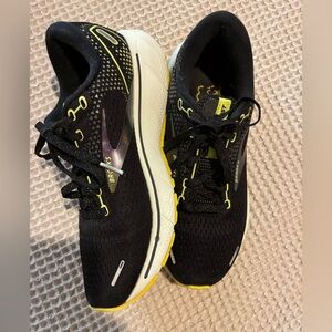Brooks Black and Yellow Athletic Shoes, Ghost 14, Size 7